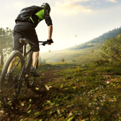homme qui pratique le vtt en pleine nature
